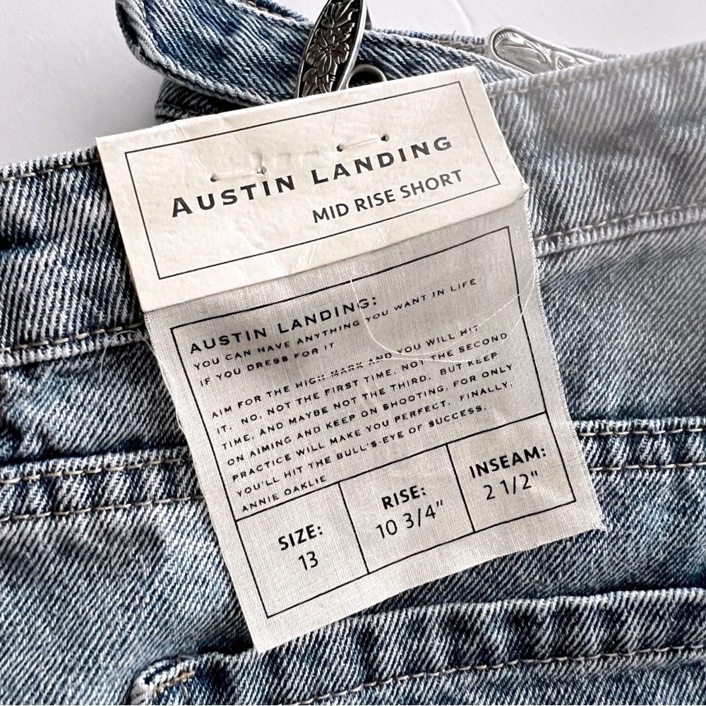 AUSTIN LANDING Mid Rise Jean Shorts Western Silver Buckle Embellishment … - Picture 5 of 6